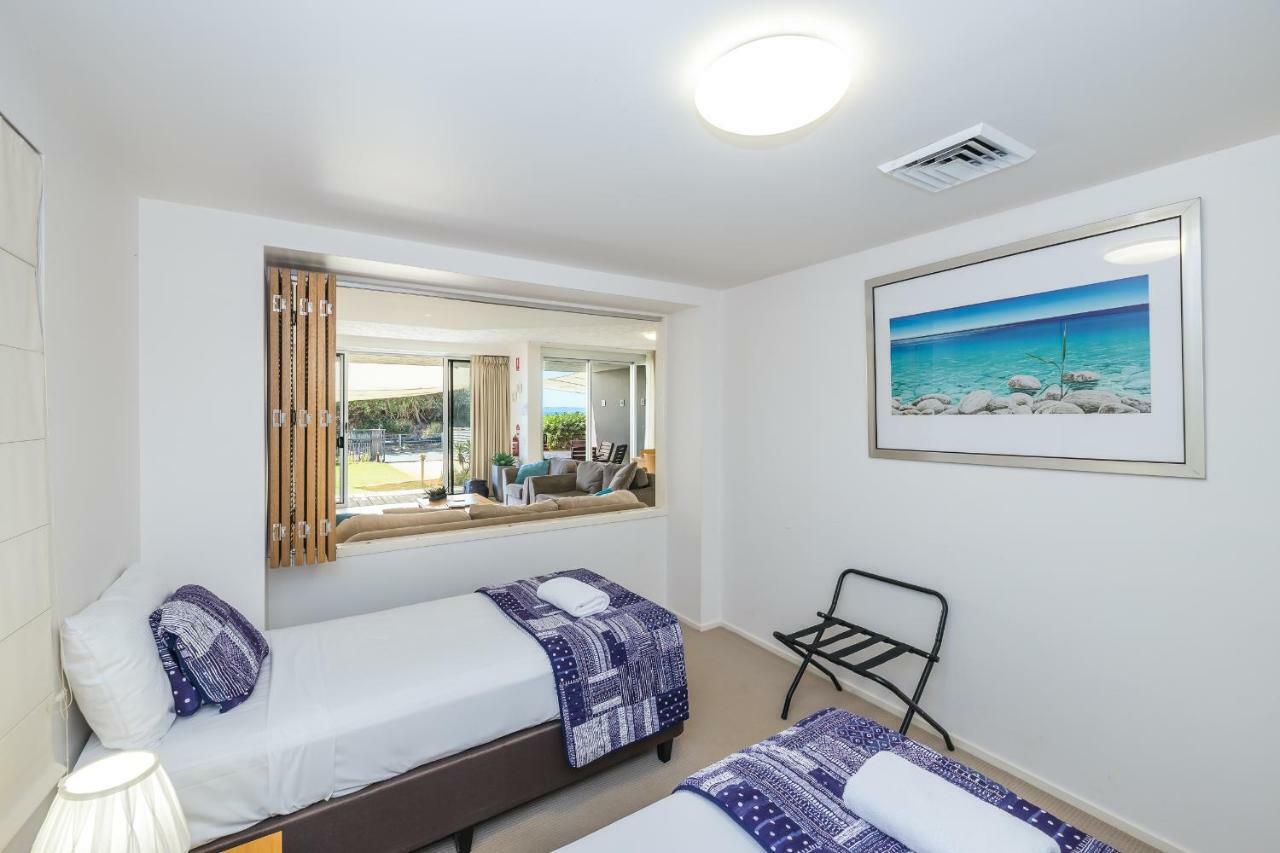 On The Beach Resort Bribie Island Woorim Exterior photo